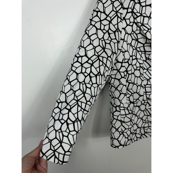 ESCADA Black & White Abstract Blazer 2 Button SZ 40 Collar Waist Length - Picture 3 of 11